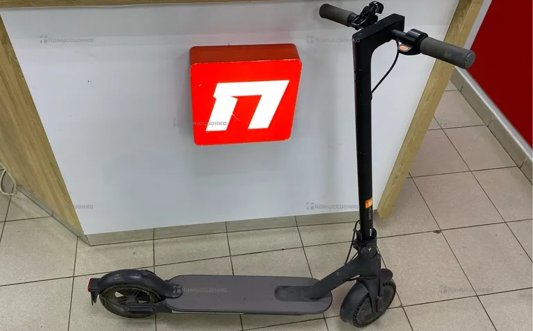 Самокат MI Electric Scooter Essential
