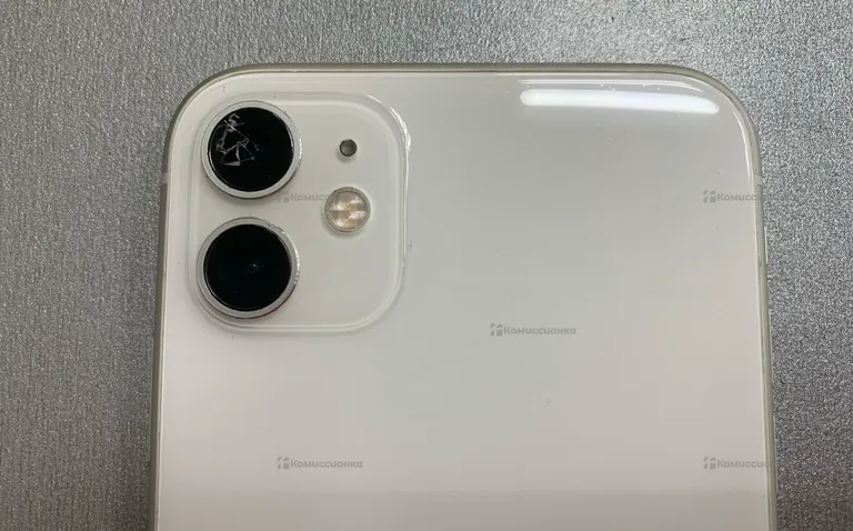 Apple iPhone 11 64 ГБ