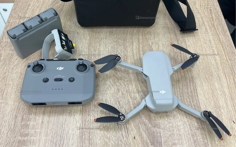 Квадрокоптер DJI MINI2 SE