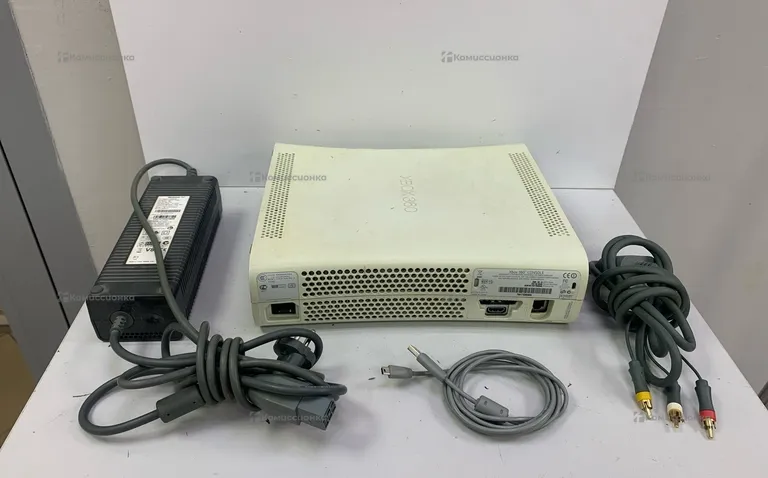 Приставка Xbox 360 256