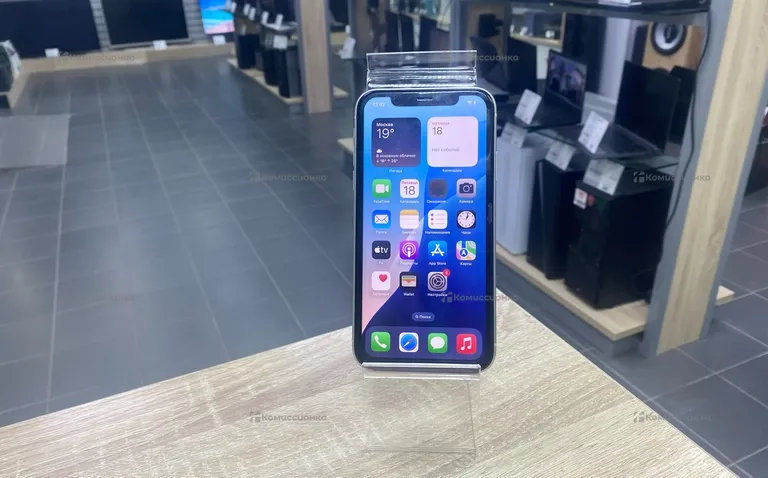 Apple IPhone 11 64 ГБ