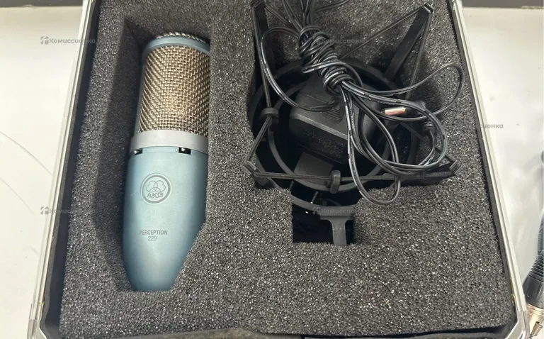 Микрофон AKG Perception 220
