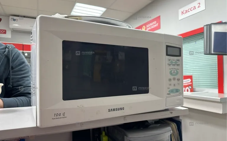 Микроволновая печь Samsung CE2738NR