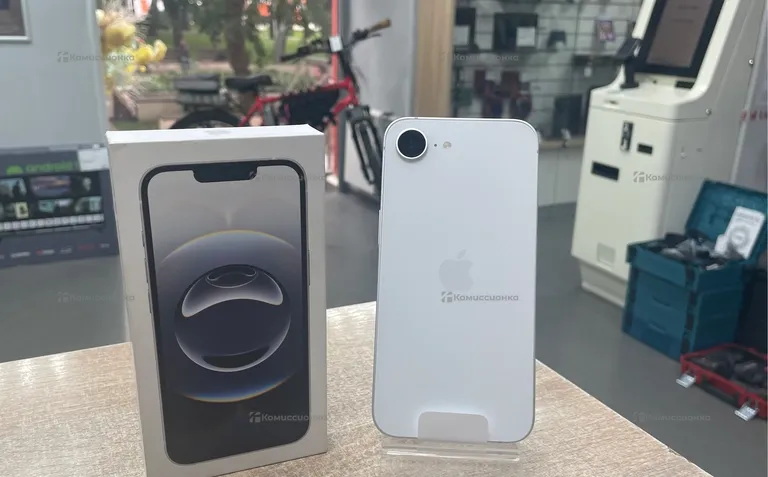 Apple iPhone 16e 128 GB