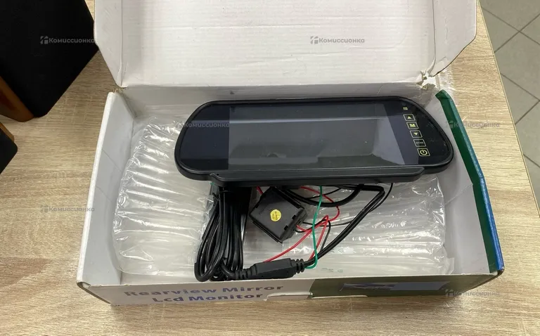 Rearview Mirror LCD Monitor