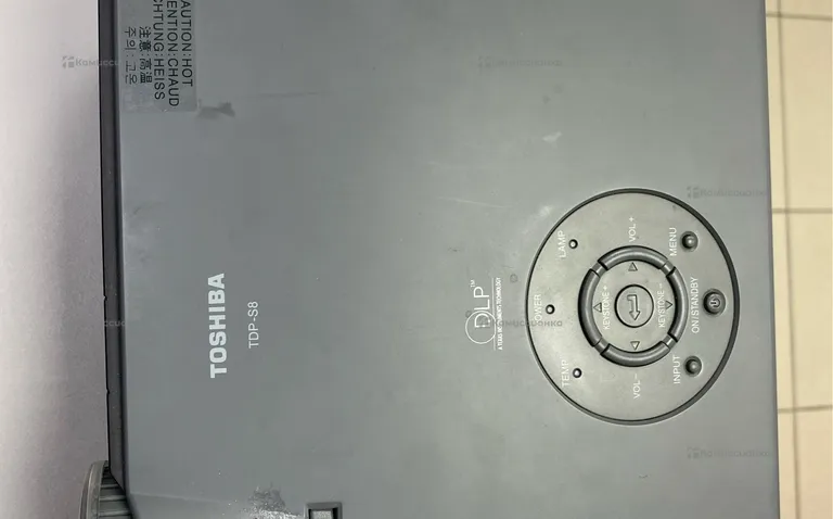 Проектор  toshiba tdp-s8