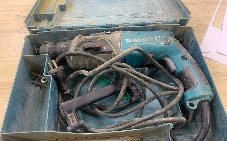 перфаратор makita HR2470
