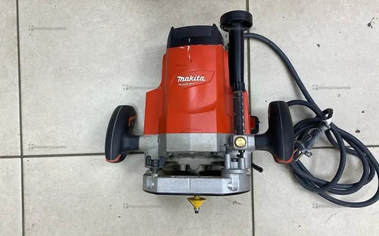 Фрезер makita MT M3600