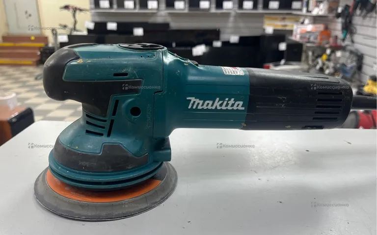 Эксцентриковая шлифмашина makita BO6050