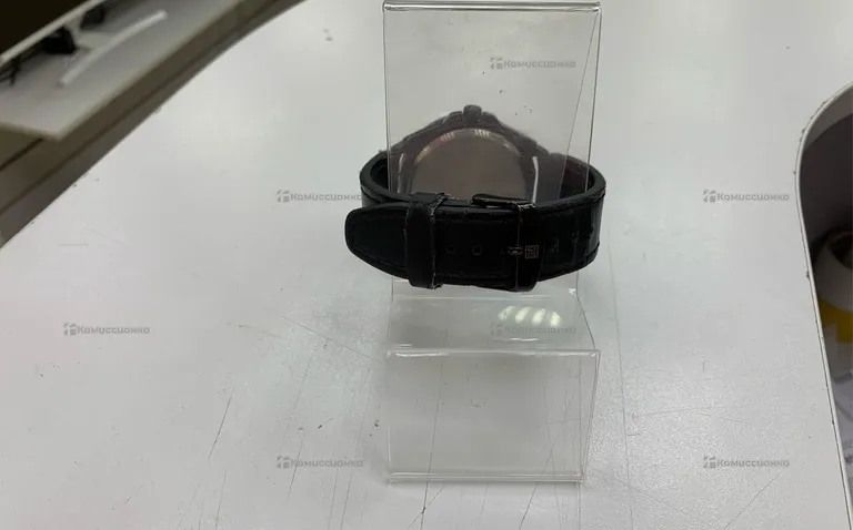 Часы  NAVIFORCE