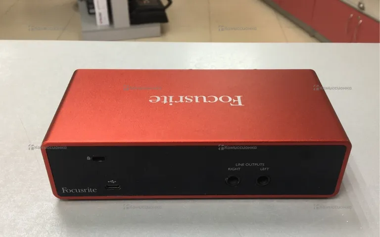 Звуковая карта Focusrite 2i2 3rd