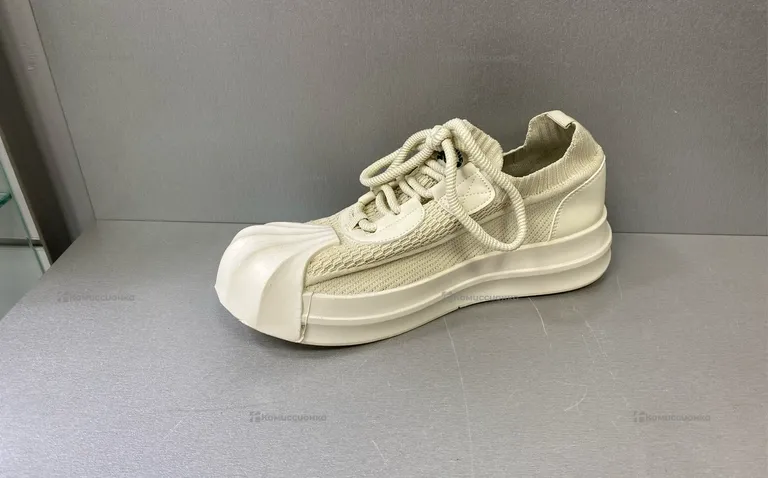 Кроссовки Lacoste 41р
