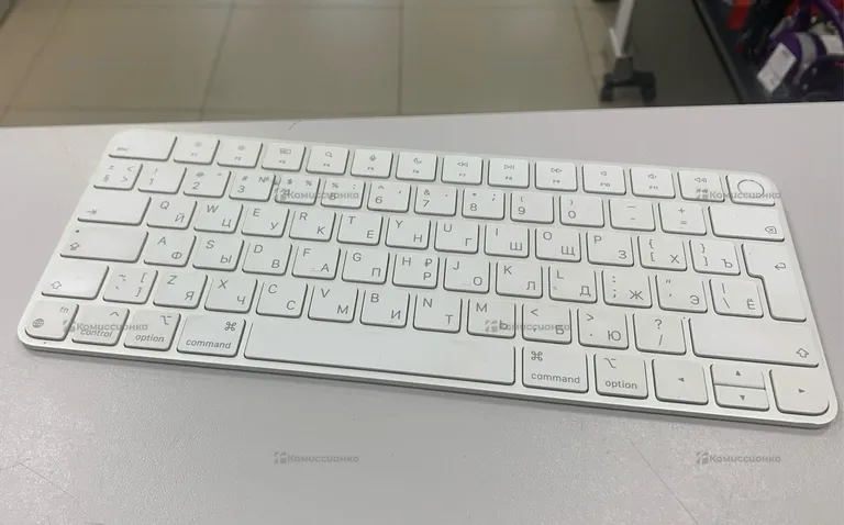 Клавиатура Apple A2449