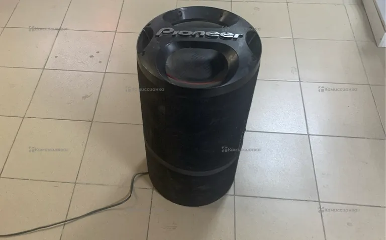 Сабвуфер  Pioner 1300w ts-wx305t