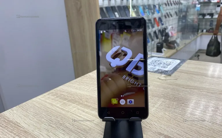 BQ Strike P 8 ГБ