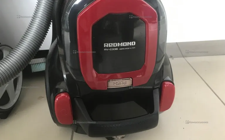 Пылесос  REDMONT RV-C336
