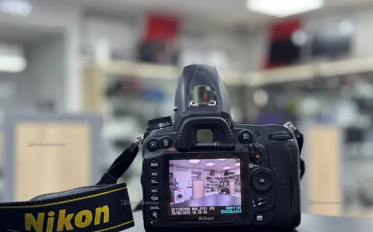 Фотоаппарат Nikon D7000
