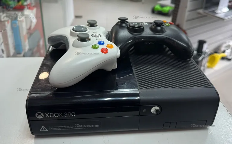 Приставка Xbox 360 E 500GB