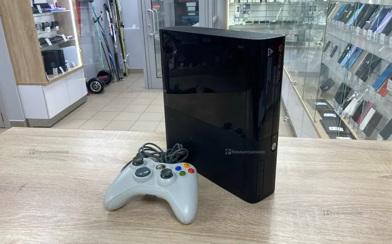 Приставка Xbox Xbox 360 E