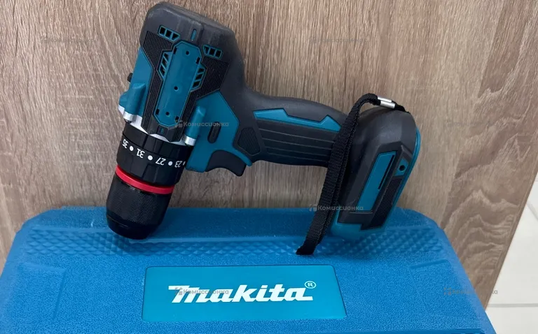 Шуруповерт Makita реп. металл патрон с набором