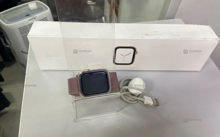 Часы Apple Watch 4 40 mm