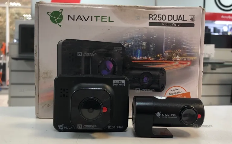 Видеорегистратор Navitel R250