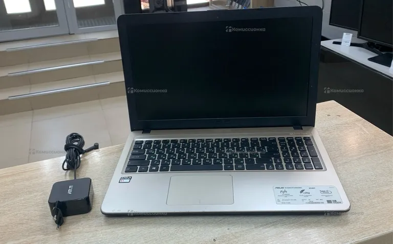 Ноутбук  asus x540y
