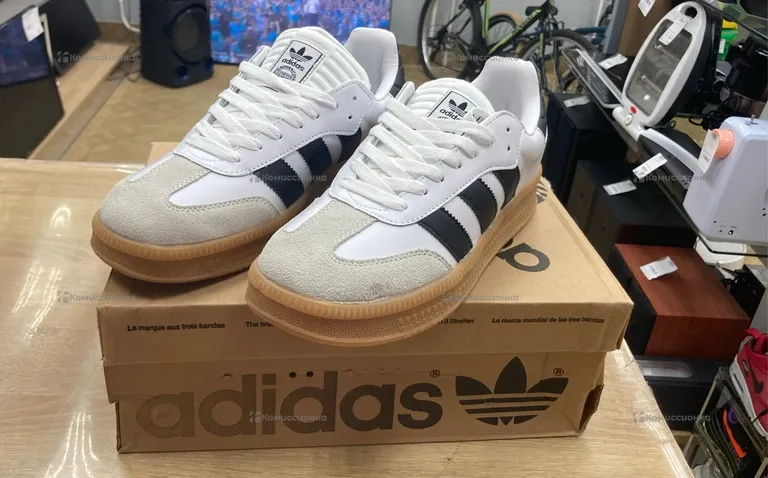 Кроссовки Adidas Samba 42