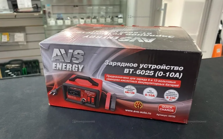 Авмотомобильное зарядное устройство Avs