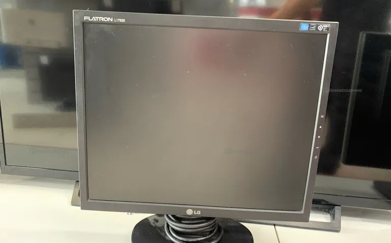Монитор LG Flatron L1752S