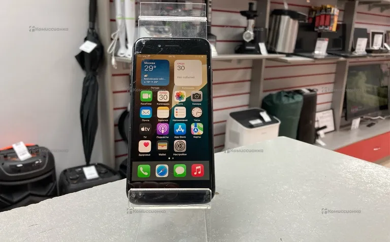 Apple iPhone SE 2020 64 ГБ