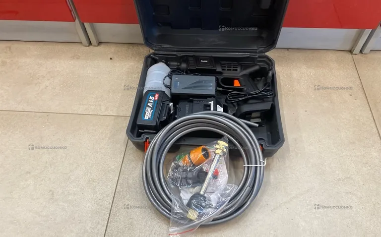Аккумуляторная мойка Makita