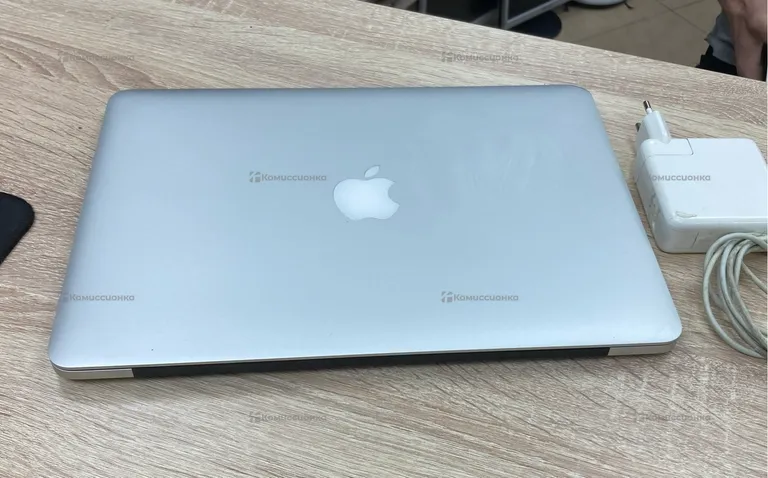 Ноутбук  MacBook A1502
