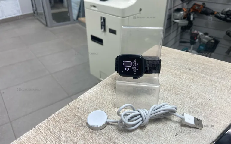 Часы  Apple Watch SE 40mm