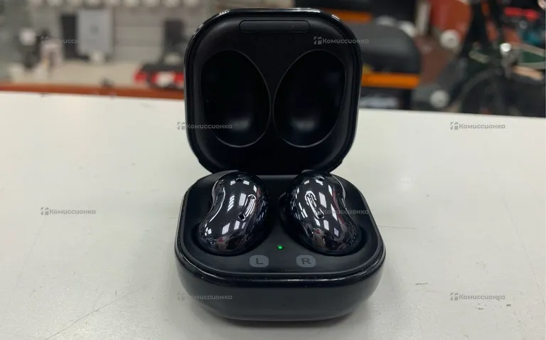Наушники  samsung galaxy buds live