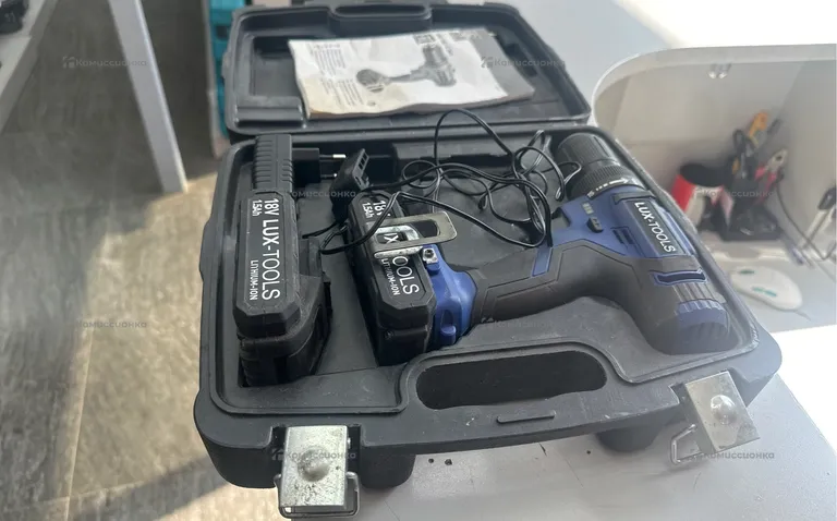 Шуруповерт Luxtools