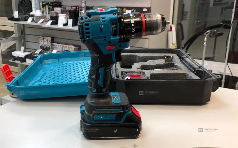 бесщеточный шуруповерт Makita 18v