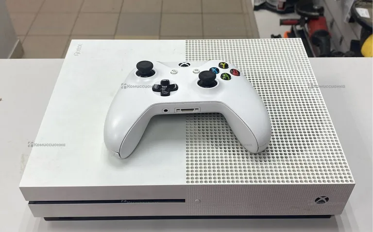 Приставка Xbox Xbox one s 1tb с дисководом