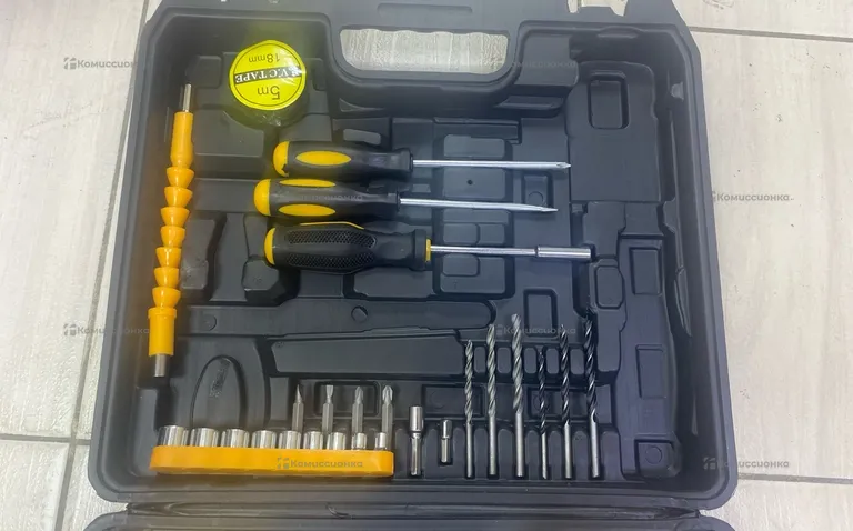 Шуруповерт DEWALT реп. с набором