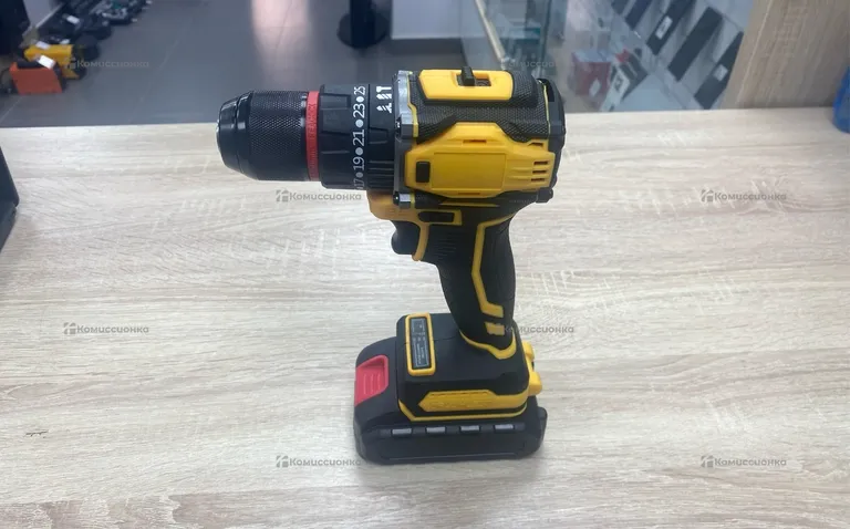 дрель шуруповерт Dewalt (реплика)