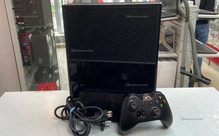 Приставка Xbox One 500Gb