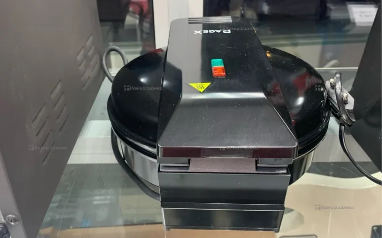 Вафельница RageX R703