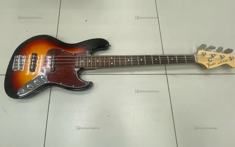 Бас-гитара Fender Jazz Bass