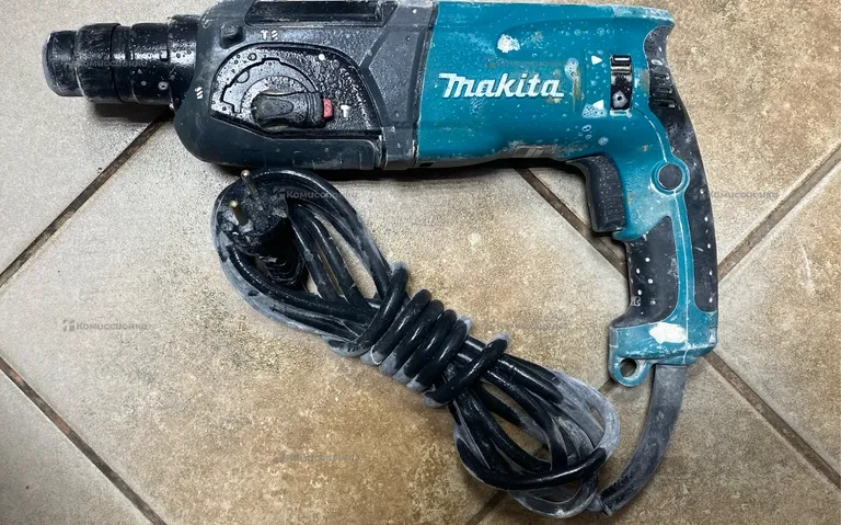 Перфоратор Makita HR2470