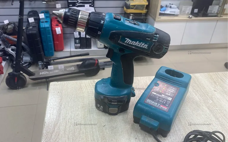 Дрель-шуруповерт makita 6337DWD