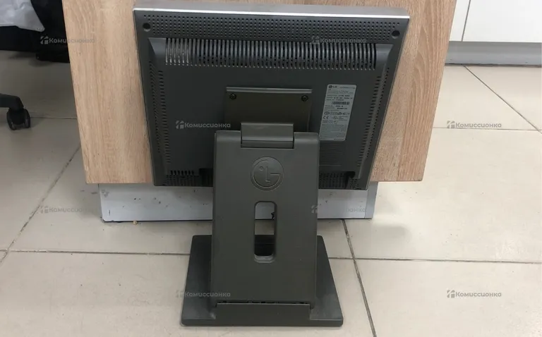 Монитор LG LB700G