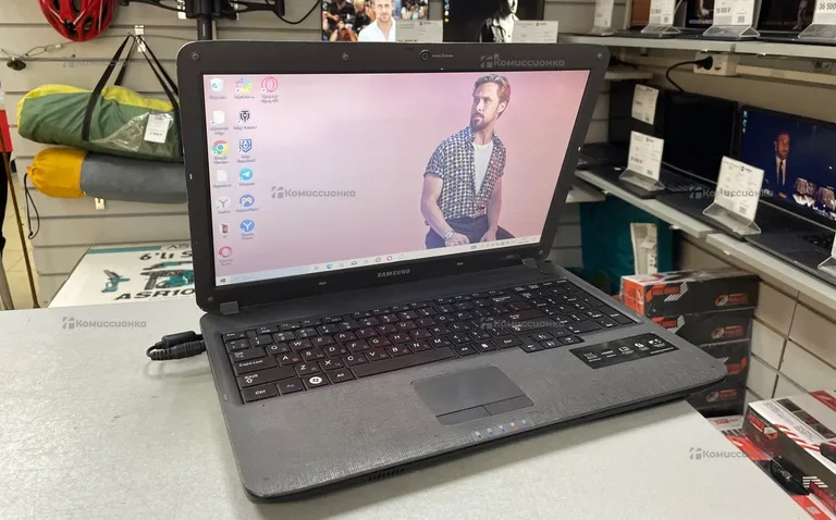 Ноутбук  Samsung R528