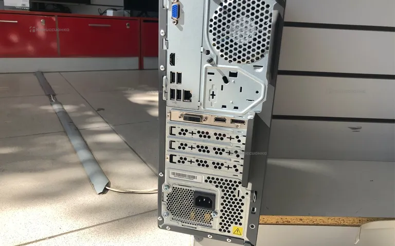 Системный блок Lenovo LENOVO 90HU008QRS Intel Core