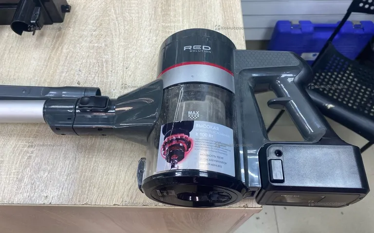 Пылесос вертикальный RED SOLUTION RV-UR362
