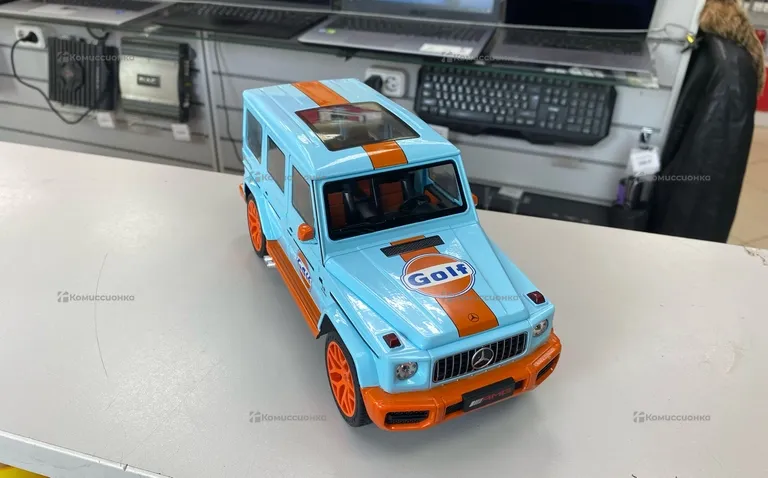 Машинка металическая мерседес AMG
